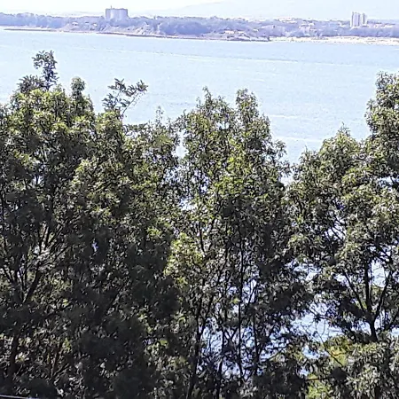 Kostovi Casa de hóspedes