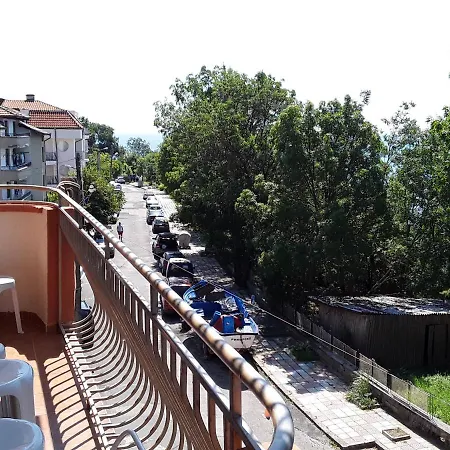 Kostovi Casa de hóspedes Primorsko