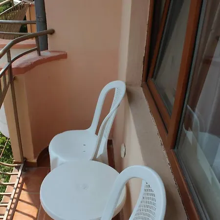 Casa de hóspedes Kostovi 3*