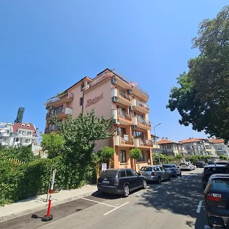 Casa de hóspedes Kostovi 3*