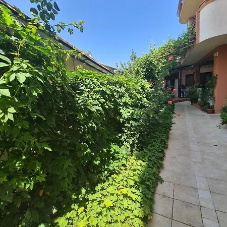 Kostovi Casa de hóspedes 3*