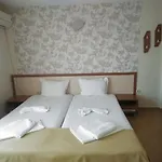 Kostovi Pensión 3*