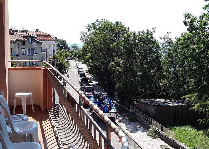 Kostovi 게스트하우스 프리모르스코